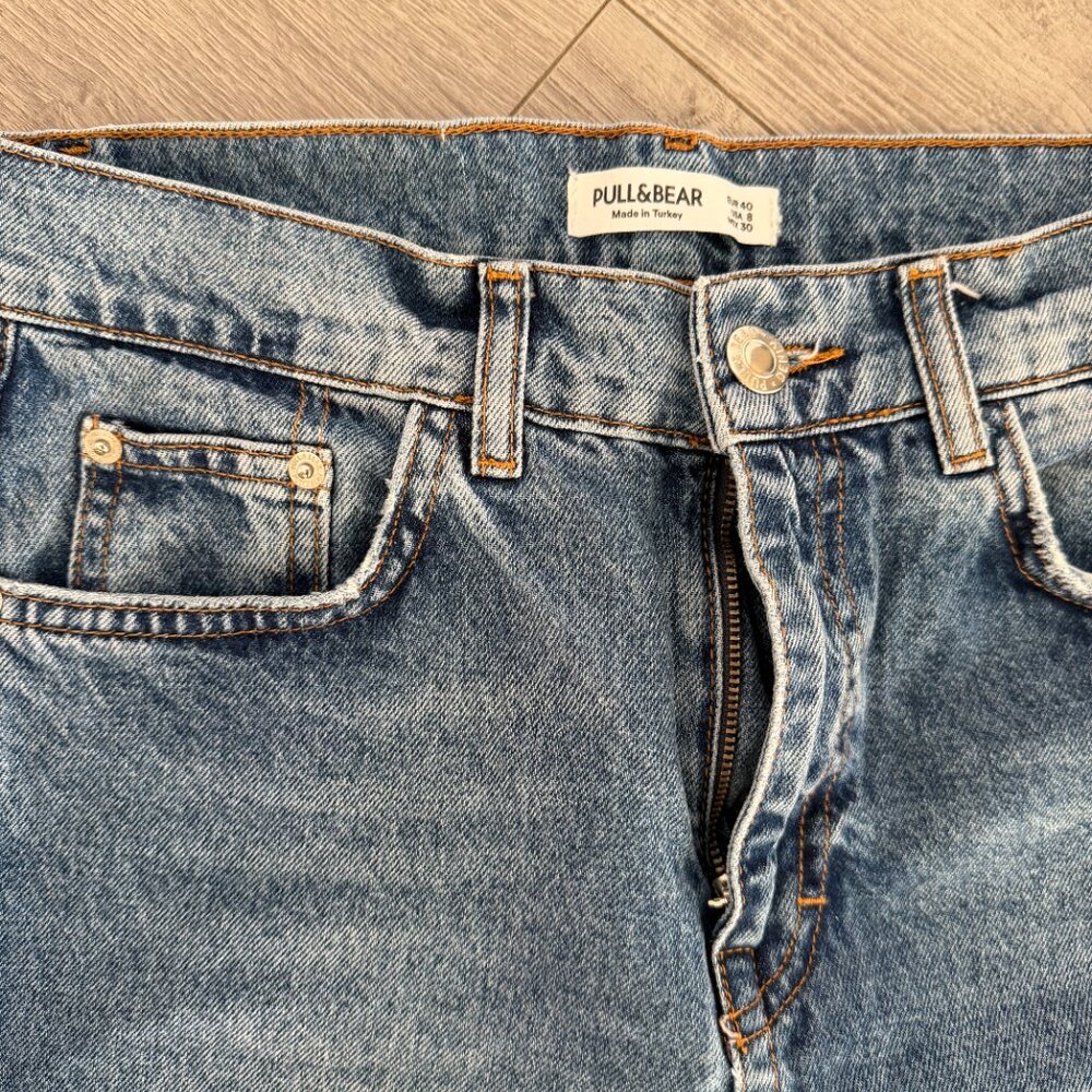 Pull & Bear Distressed Straight Leg Jeans Size 8 Raw Hem Blue Denim Women - Picture 2 of 6